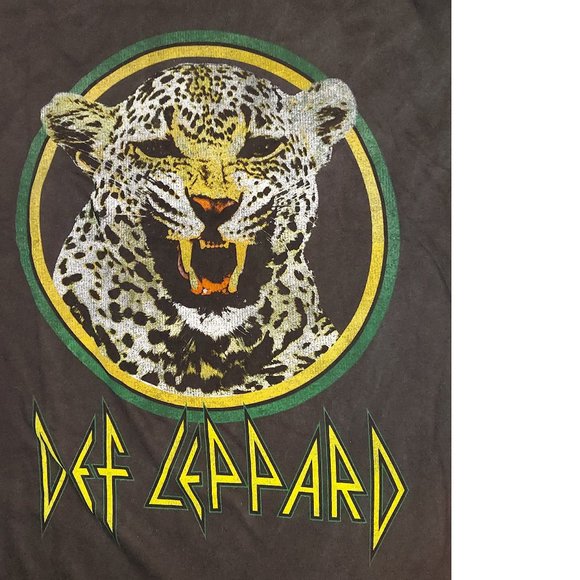 Def Leppard Animal Logo metal rock Boyfriend Official T-Shirt S/M fits M NWT - Picture 2 of 3